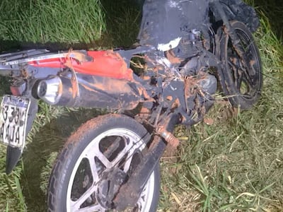 ¡Tranquilo na kapé! Quemó su moto porque no arrancaba
