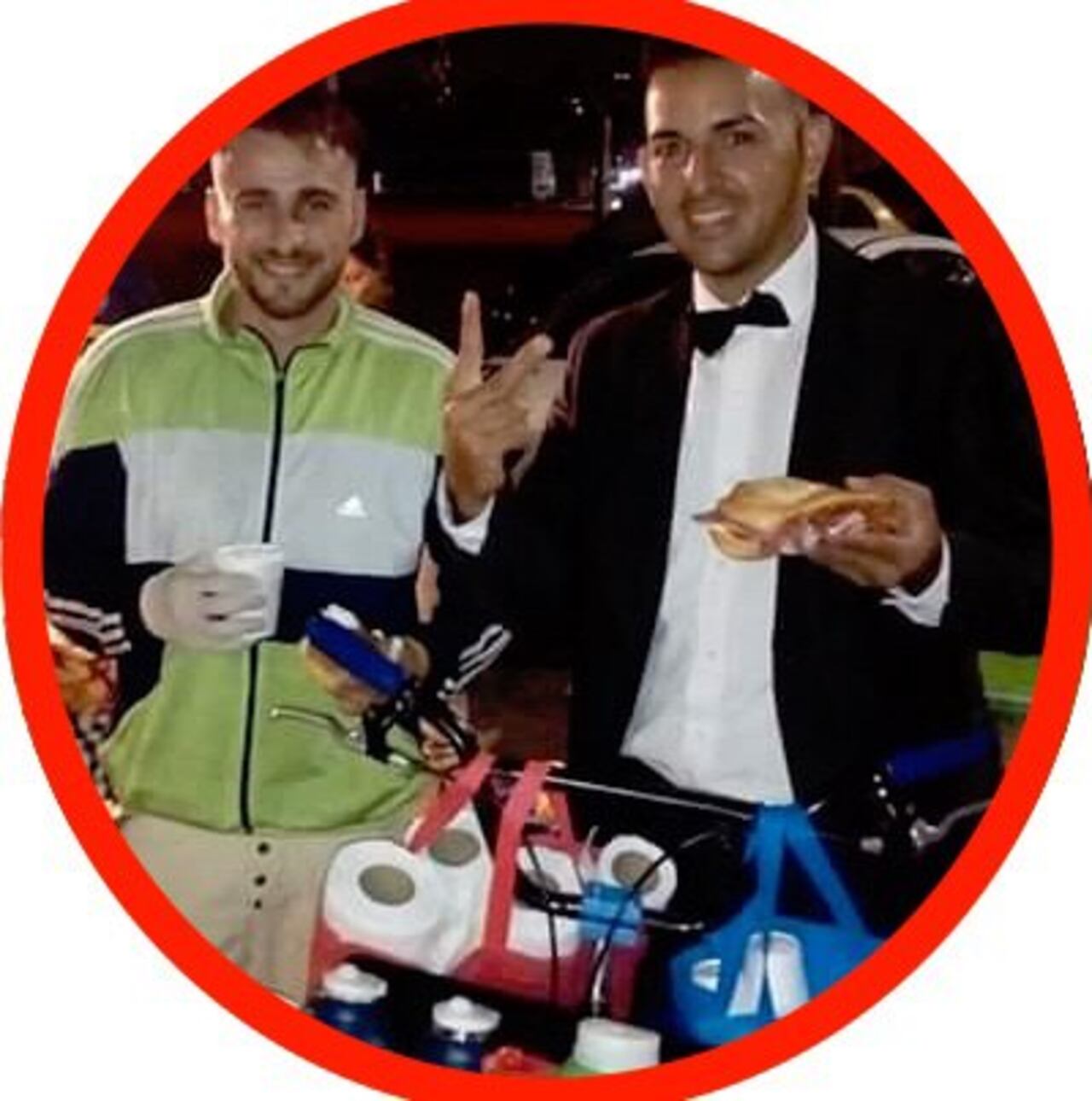 Con uno de sus clientes.