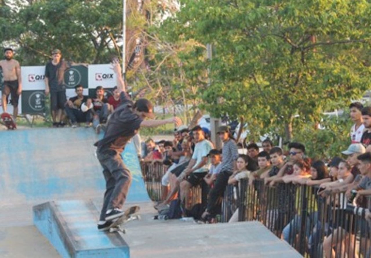Competencia Qix 80s Skate Contest. Foto: Miguel Gómez víaskateboarding.com.py