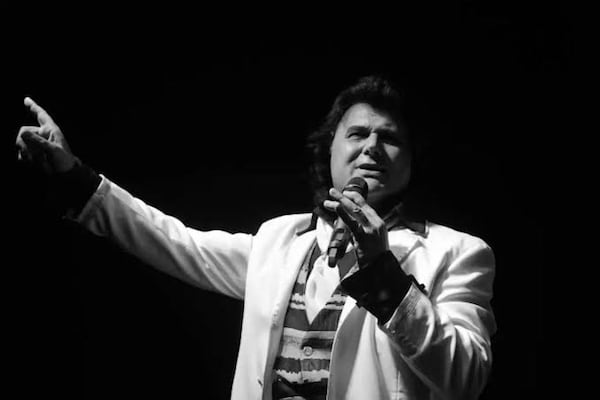 Omano anga el cantante de “Puerto Montt”