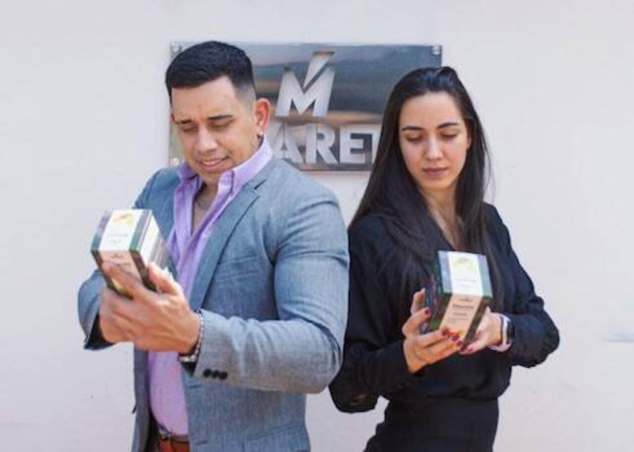 Suplementos Mbarete SRL es una empresa creada por Rodrigo Barreto y Adriana Quintana.
