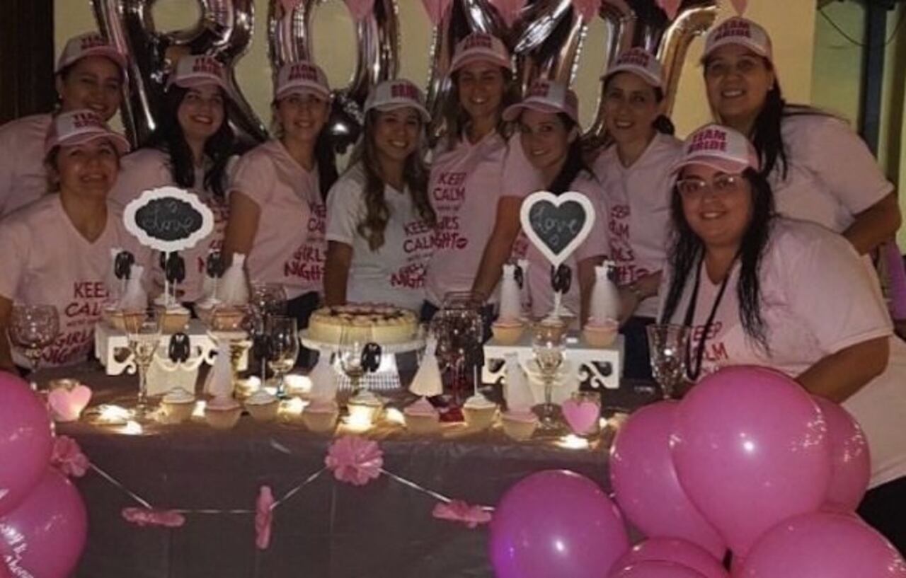 DESPEDIDA. La novia tuvo su despedida de soltera con sus amigas.