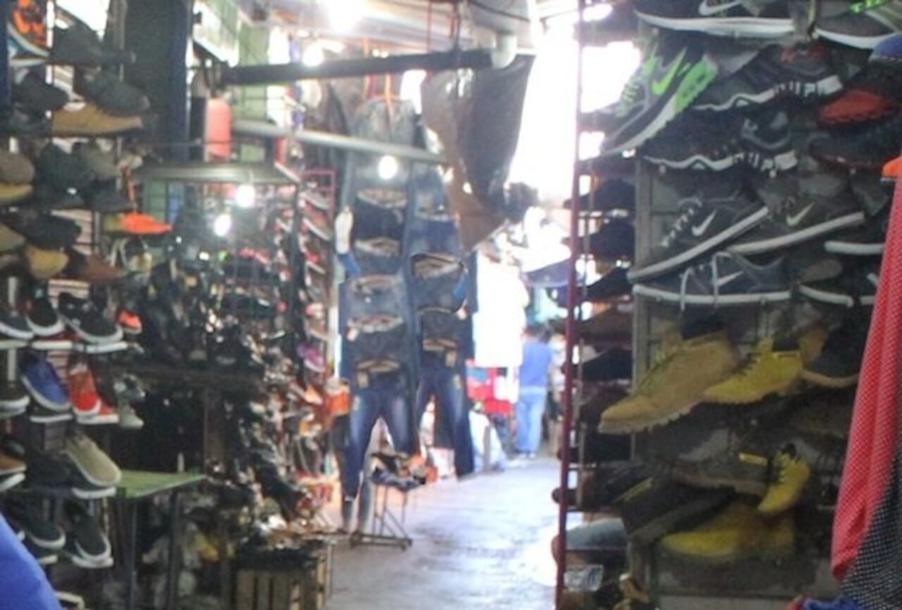 A SIMPLE VISTA. Así como hay mercadería que está en “regla”, hay mucha que es más falsificada que afiliación de hurrero.
