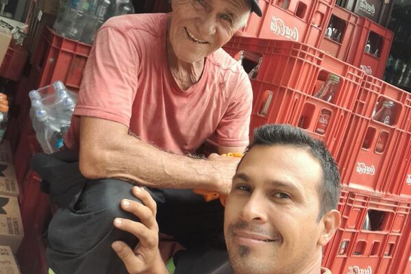 Cumplirá 74 años y trabaja de onda: “Me deprimo si estoy en mi casa sin hacer nada”