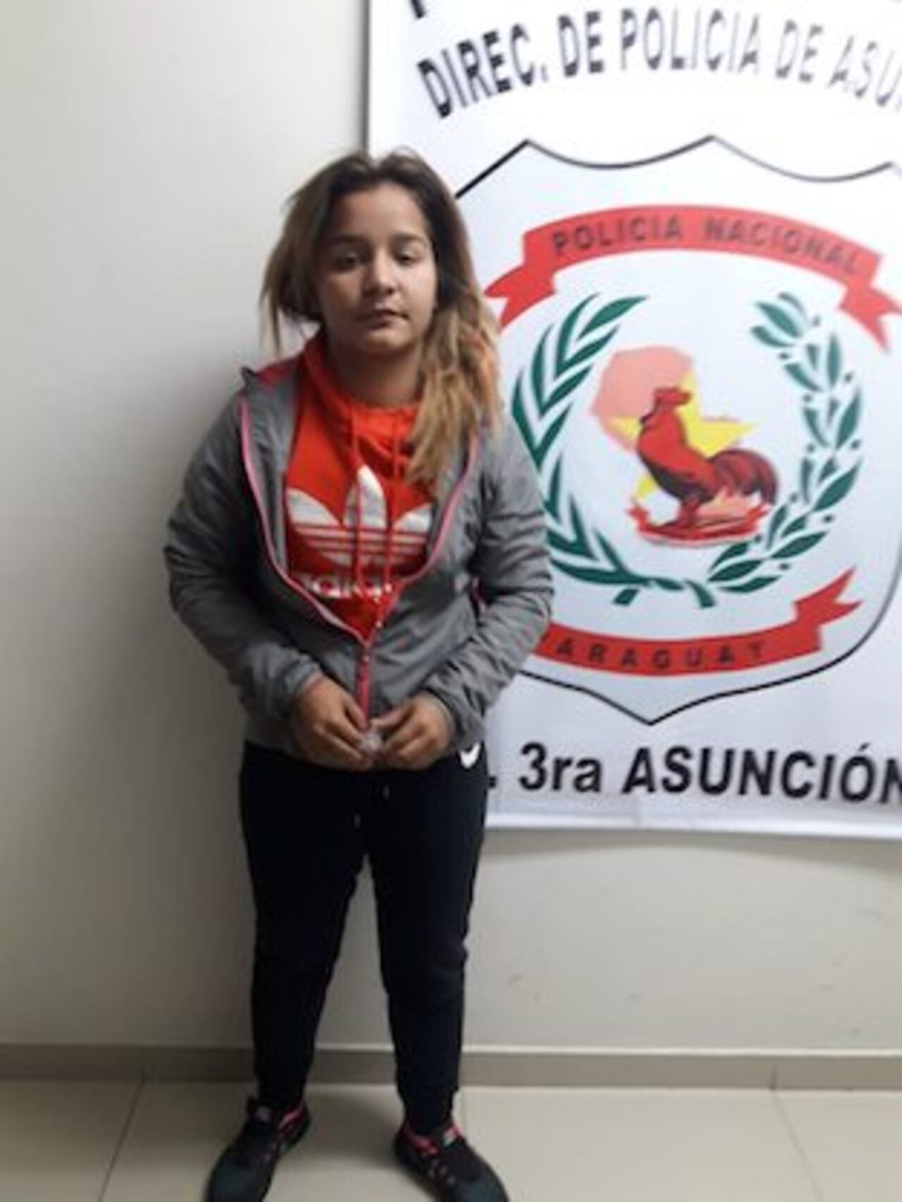 NO QUISO HABLAR. Otra de las detenidas okairo por lo que pasó.