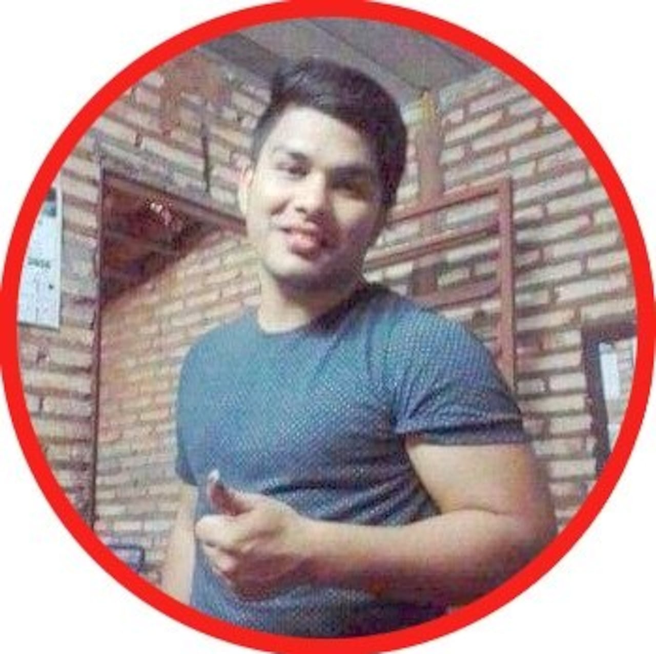 Gustavo Acosta es el valécho que hace el servicio.