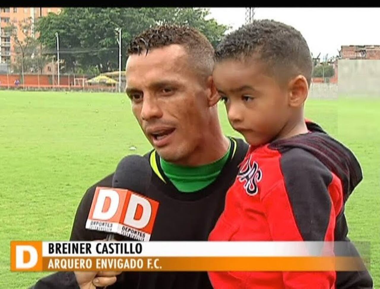 Dando una entrevista en su etapa de jugador.