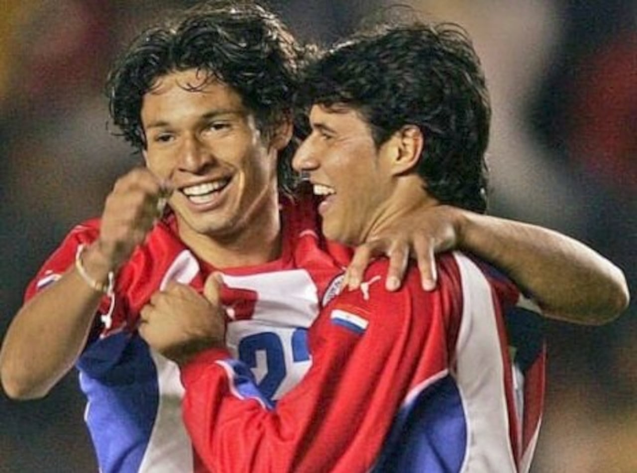 Fabio Escobar junto a Fredy Bareiro en en 2004.