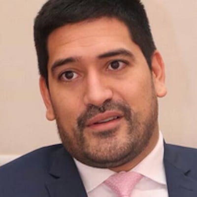 El IPS paga G. 104 millones al año a funcionaria comisionada, mamá de Mauri Espínola