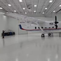 La fuerza aérea suma un nuevo avión para llevar ayuda a todo el país