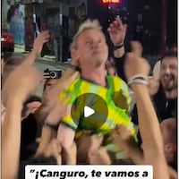 Atendé cómo le cantaron los paraguayos a este australiano