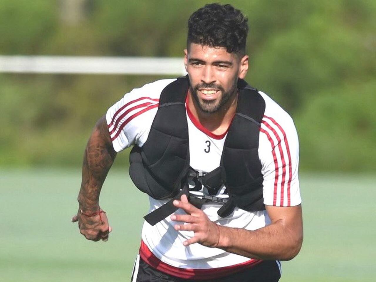 Alexander Barboza, defensor curepa.