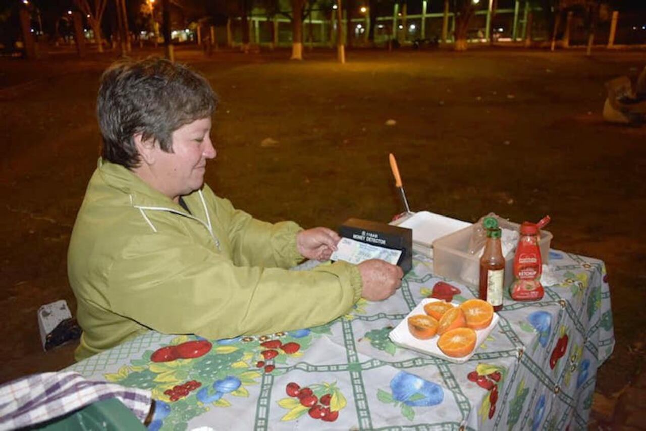 Doña Ladislaa, esposa de don Ignacio, es su compañera de trabajo. (Crédito: Benigno Bordón)