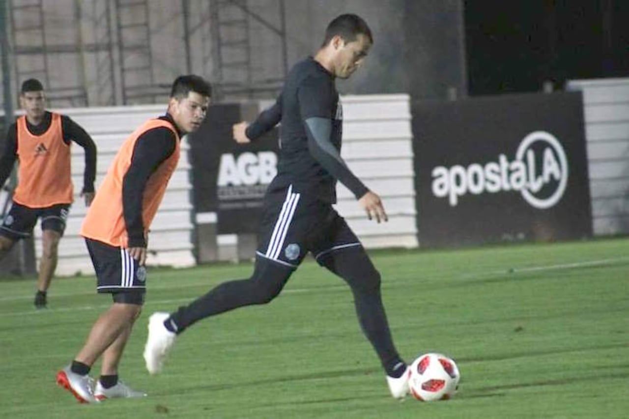 William Mendieta ya entrenó con total normalidad.