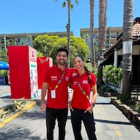 Latinos dan color mundialista en Los Ángeles he’i periodistas