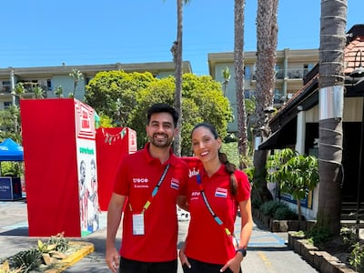 Latinos dan color mundialista en Los Ángeles he’i periodistas