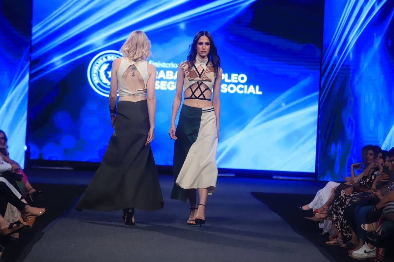 Otro de los trabajos de las alumnas de diseño de moda. Roberto Zarza/NaciónMedia.