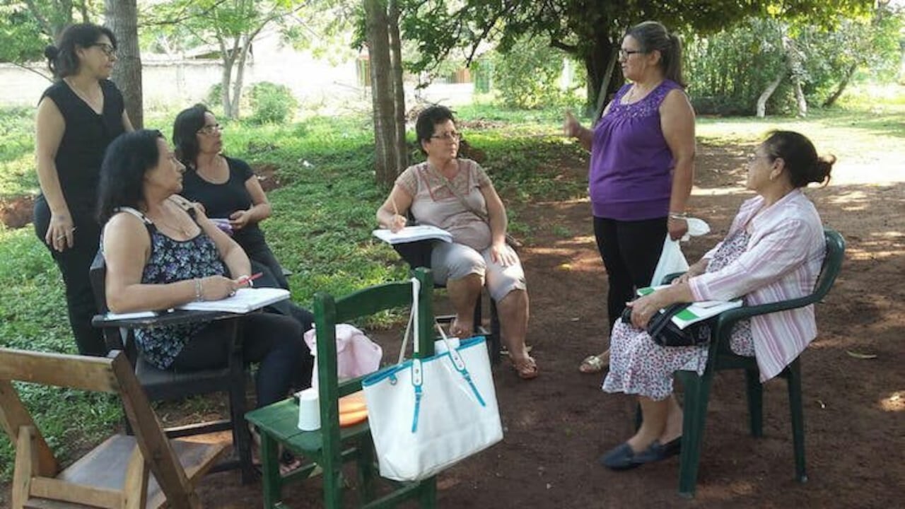 FENÓMENO. Abuelitos de entre 60 y 85 años participan de los cursos.