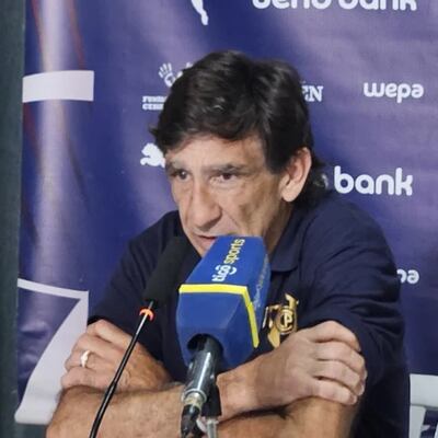 Costas reconoce que sus jugadores tienen kilitos de más