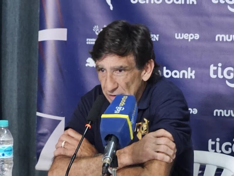 Costas reconoce que sus jugadores tienen kilitos de más