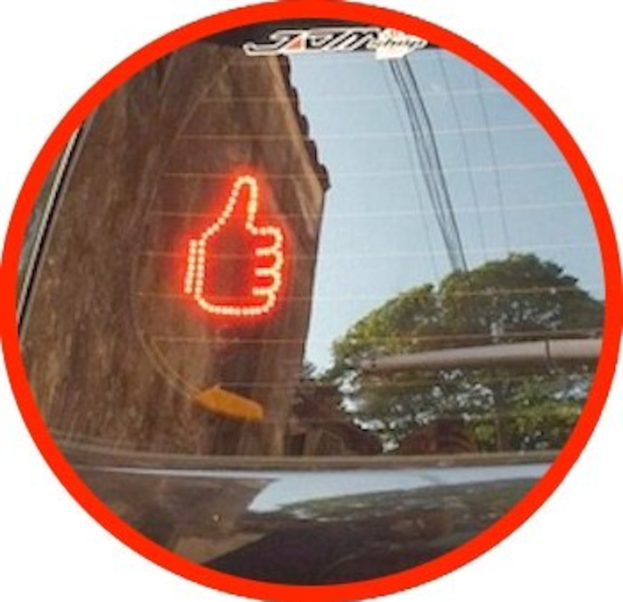 El “me gusta” es otro de los emojis de led que la gente más pide.