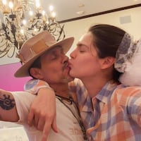 Domingo de besos y trofeos para Nadia Ferreira