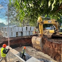 Se vienen las tormentas y refuerzan la seguridad en Avelino Martínez