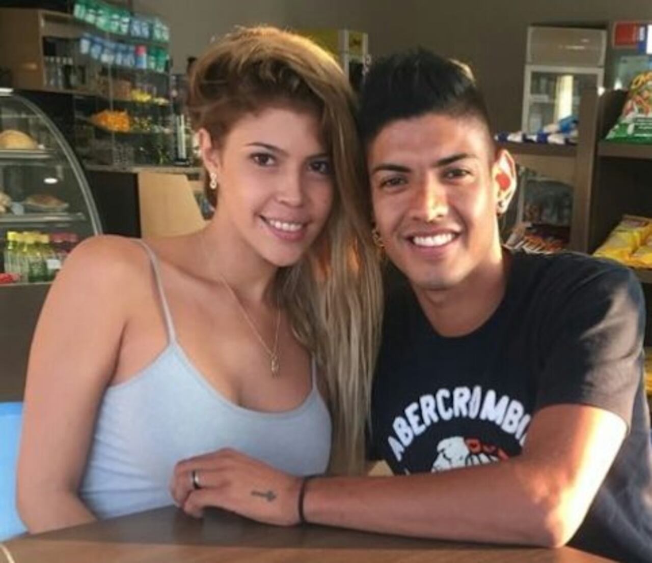 OPA EL AMOR. Ni bien se publicó la confirmación de su noviazgo, le llegaron los chismes a Jessi y opa el amor.