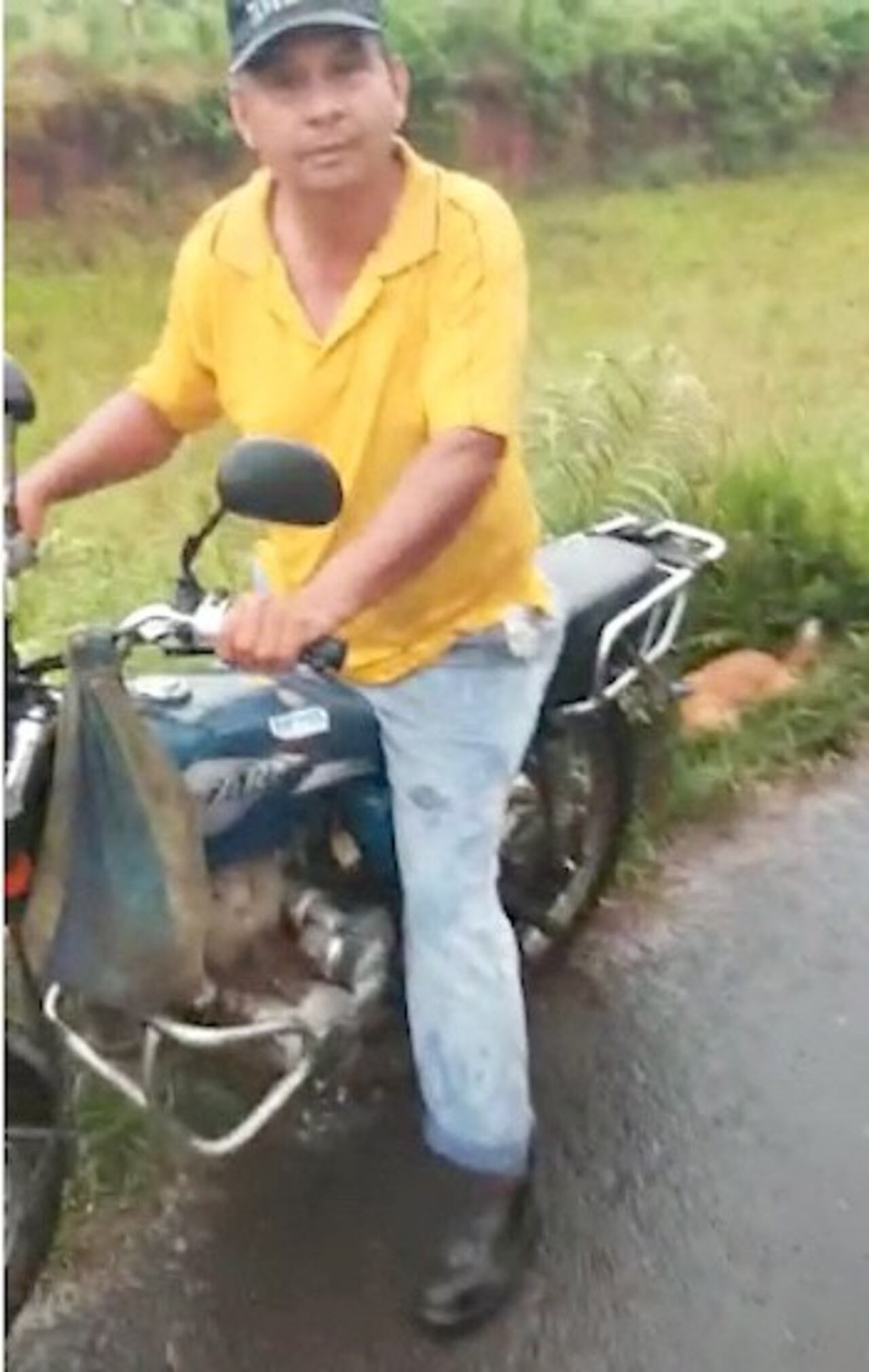 Acá se le ve al maltratador, quien oñembotavyete cuando lo altearon.