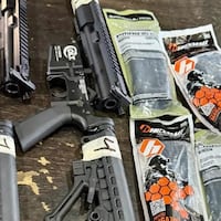 Dos paraguayos cayeron con piezas de fusil en un control