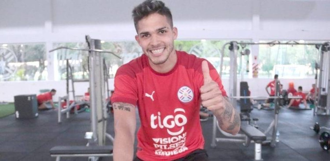 Luis Amarilla, delantero.