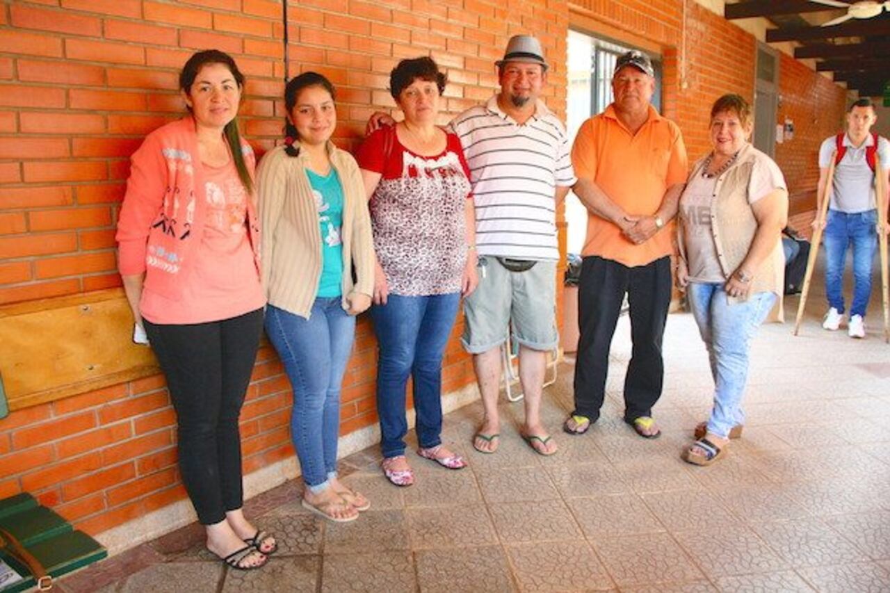 FAMILIA. Toda la familia reunida en el momento del trasplante.