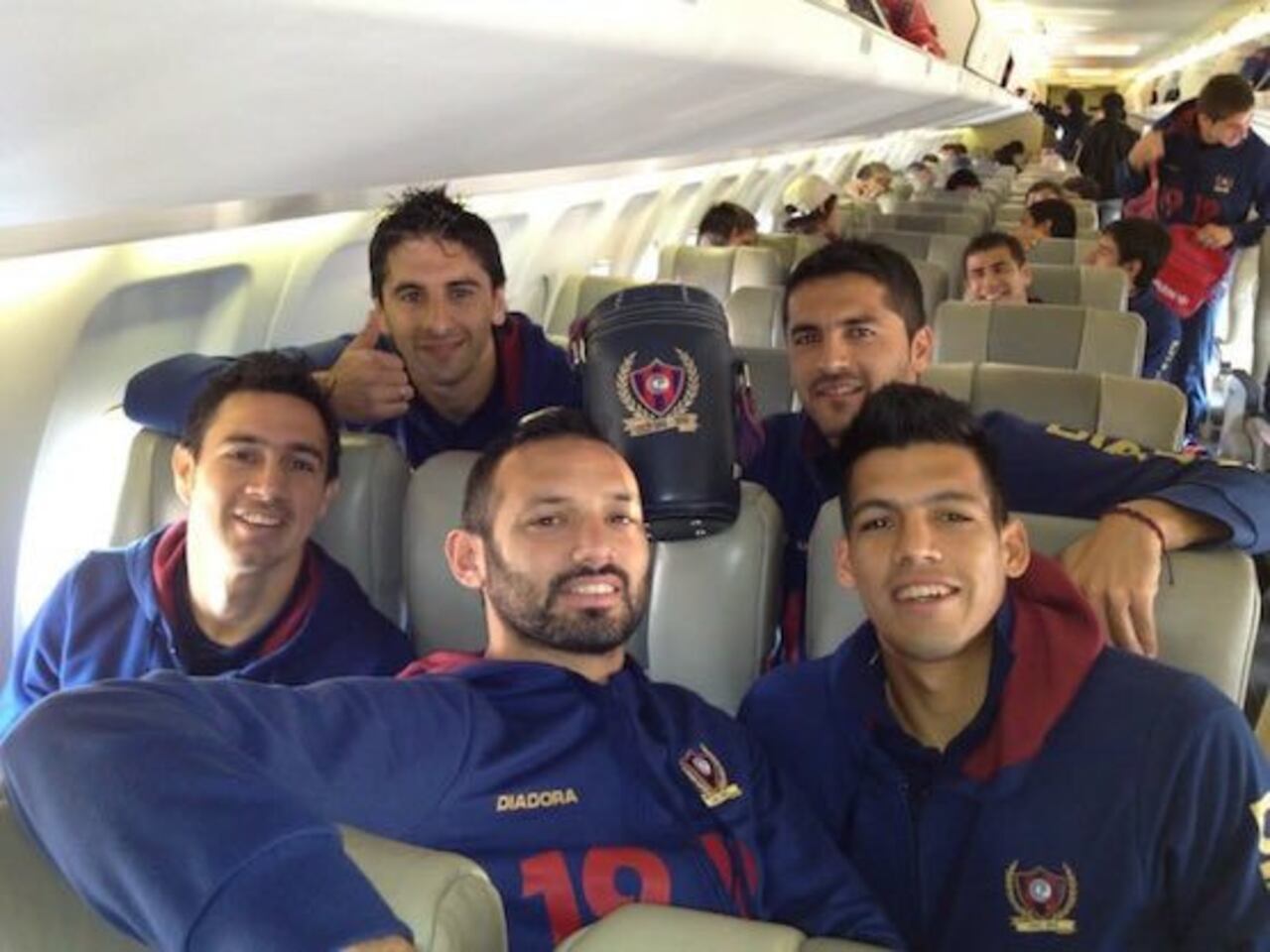 ÉPOCAS. Ale Da Silva, “Mingo” Salcedo, “Sa-Sa” y Julio Dos Santos, junto a Barreto.