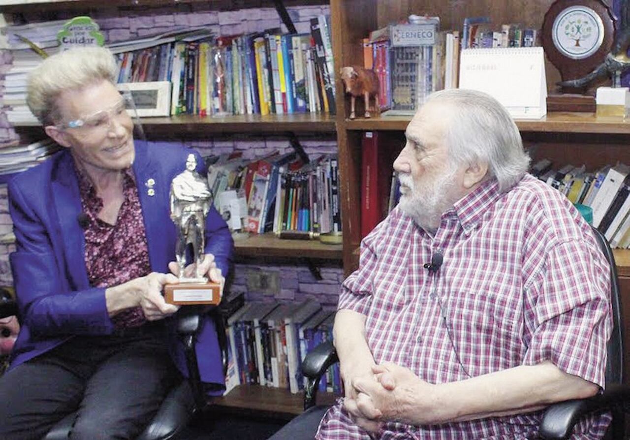 PREMIO ESPECIAL. El Paraná de Platino se entregó previamente a Humberto Rubin.