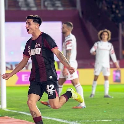 Gonzalo Lobos y Lanús aclaran su situación con Paraguay