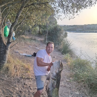 ¿Es IA? Paraguayo pescó un pez de 70 kilos en España