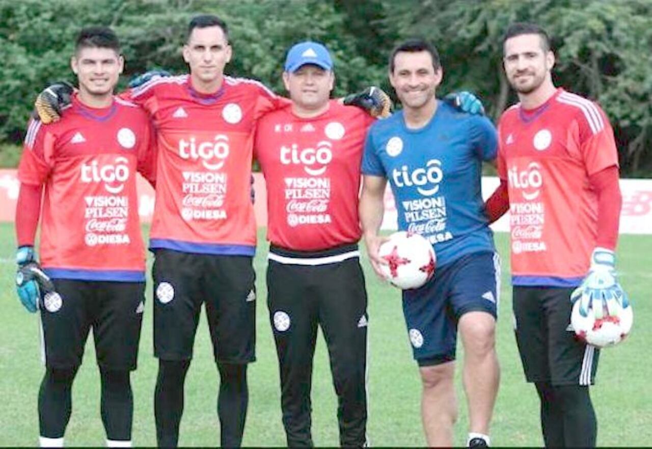 Aquí, junto a Aguilar, “Gatito”, Villar y Antony en la selección nacional.