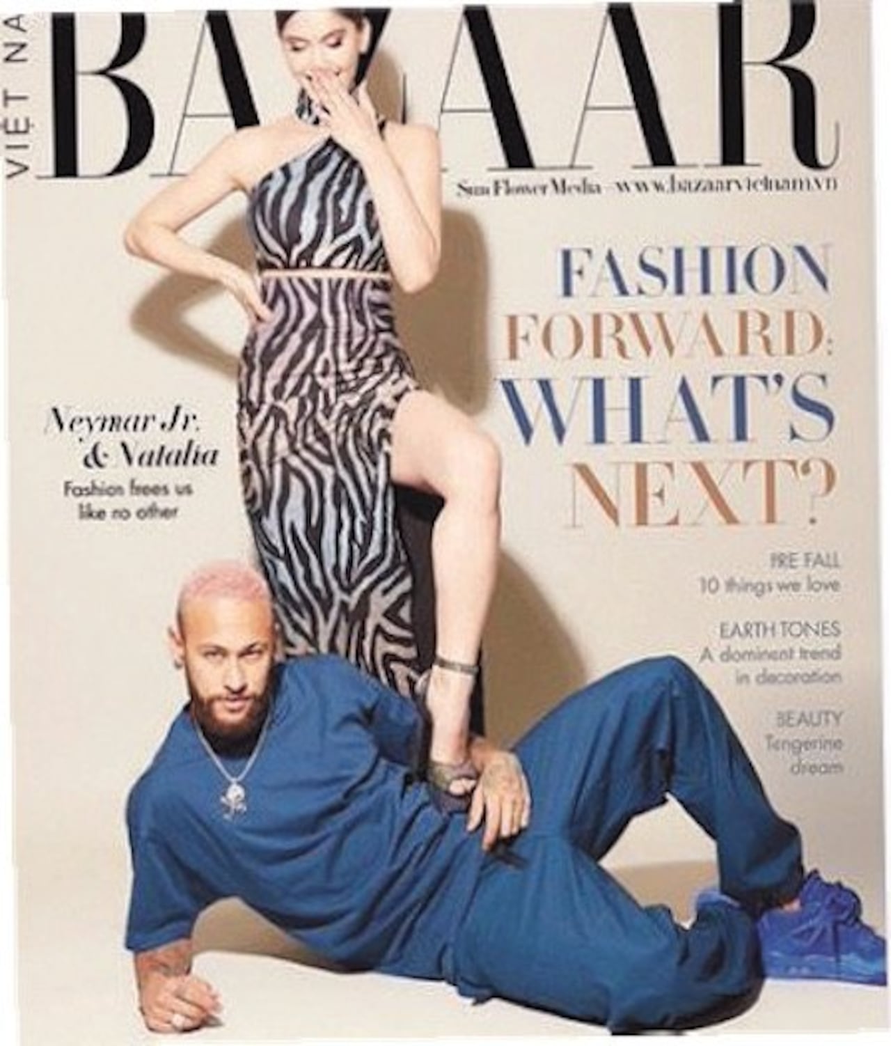 CONFIRMACIÓN. El día que Maluma lanzó Hawaii, dedicada a Natalia. Ella publicó su foto con Neymar en la portada de “Bazar”.