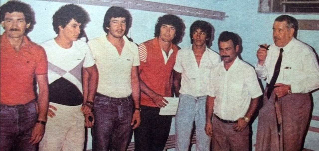 Reunión entre jugadores, cuerpo técnico y el entonces presidente Jesús Pallarés.