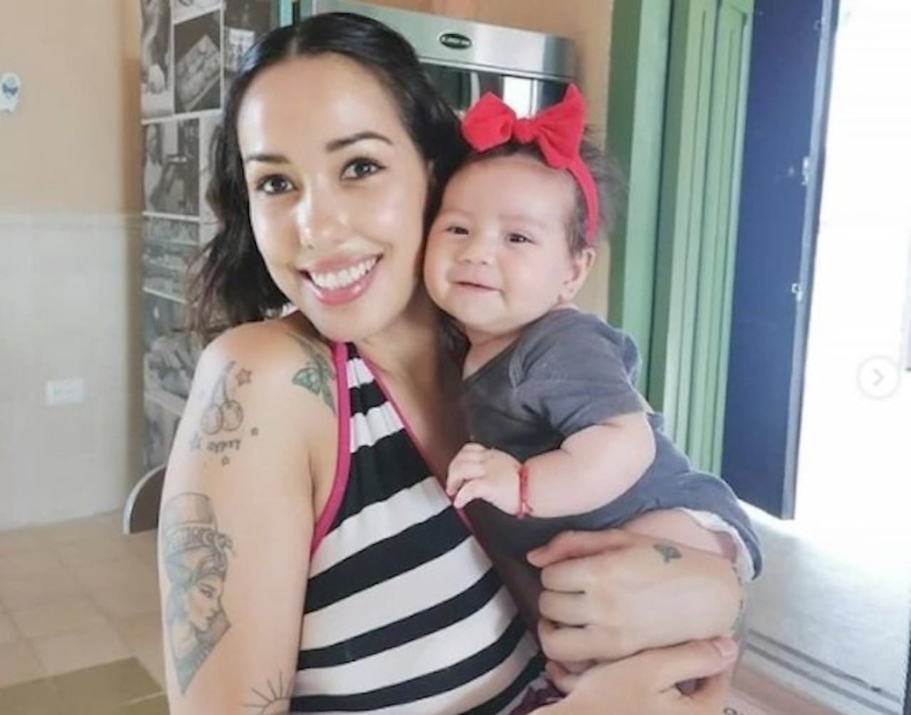 La actriz paraguaya prepara carrito de su beibi para correr juntas.
