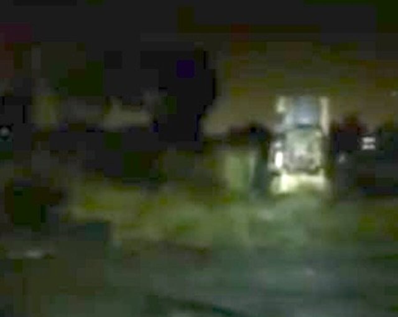 En la imagen, un guardia captó el lugar de donde aparentemente provenía el ruido.