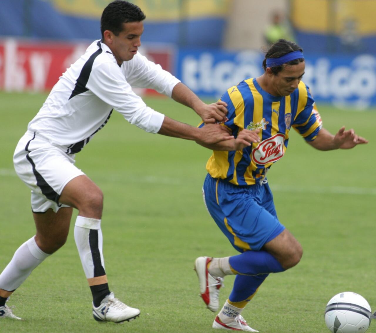 Cardozo durante la premiación del título del 2007.