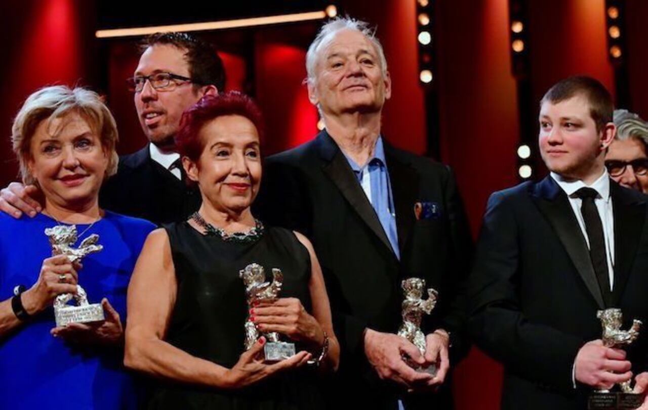 Los paraguayos luego de recibir el premio codeándose con Bill Murray.