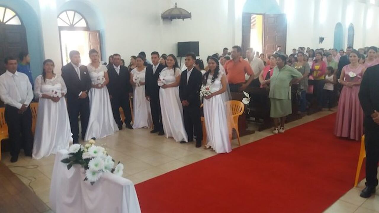IMPECABLE. Los trajes de los noviosoverapa, re-chururu fue todo.