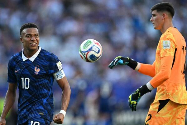 Orlando Gill ndokyhyjéi de los abucheos en Francia