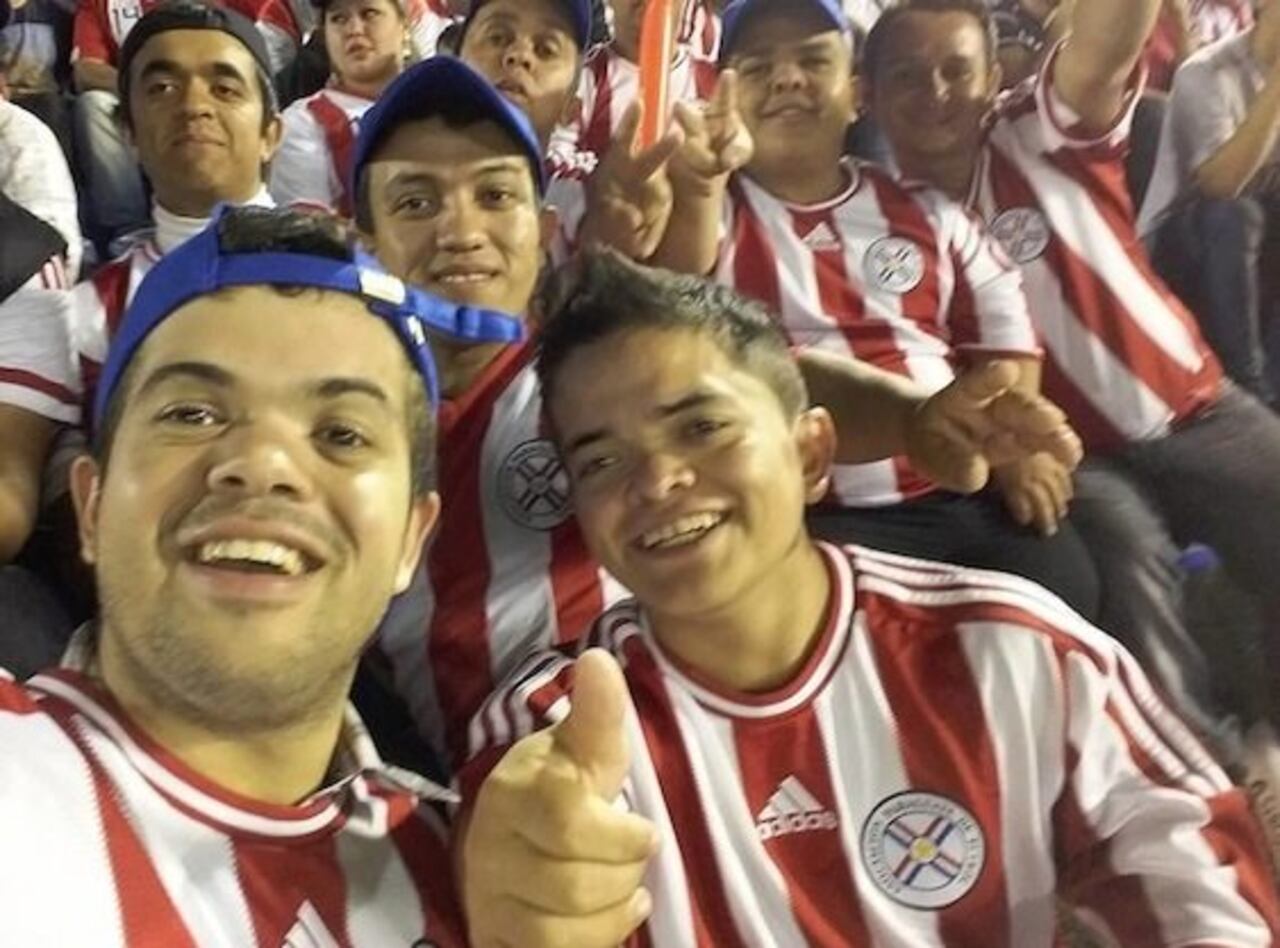 EQUIPAZO. El gran Alfredo posando con sus compañeros de la selección Karape.