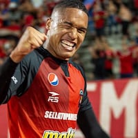 Venezolano de apellido complicado llega para reforzar a Olimpia