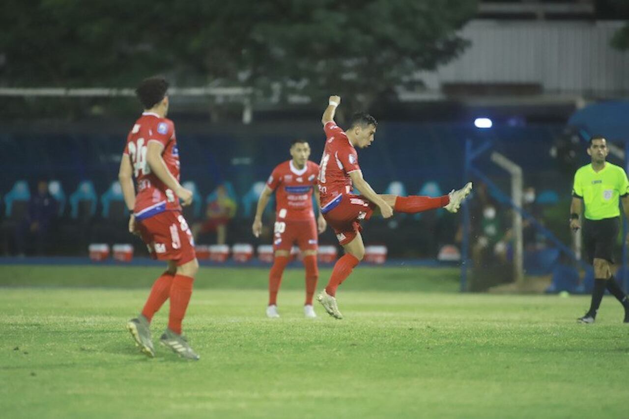 El golazo de Arrúa, la fecha pasada, contra Sol.