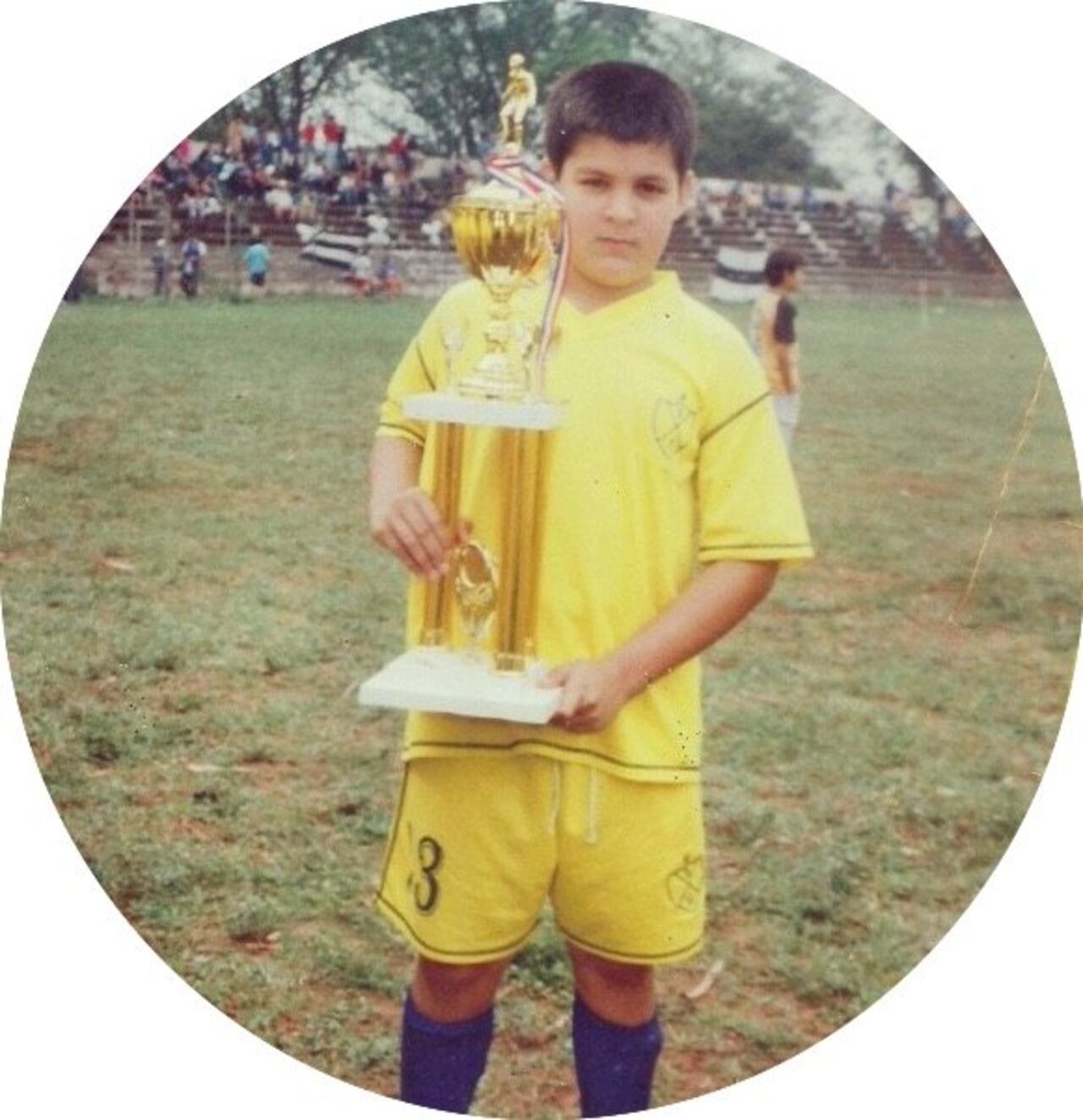 De chico, Núñez ya se veía como un futbolista profesional.