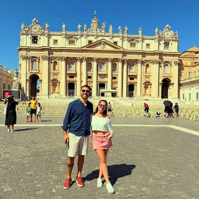 ¡Feliz y enamorada! Se paseó a patita por Roma
